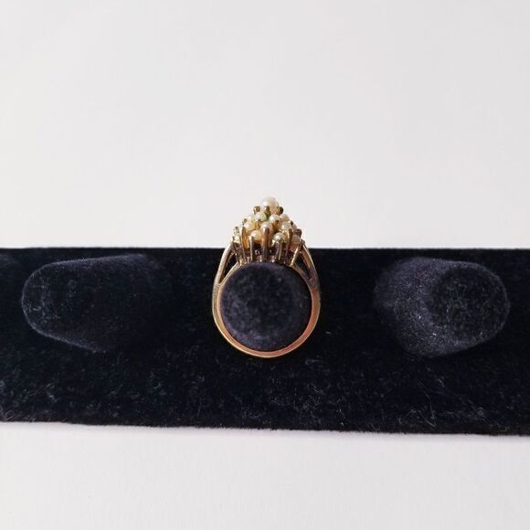 Antique Gold small clustered pearls dome ring - Picture 5 of 13